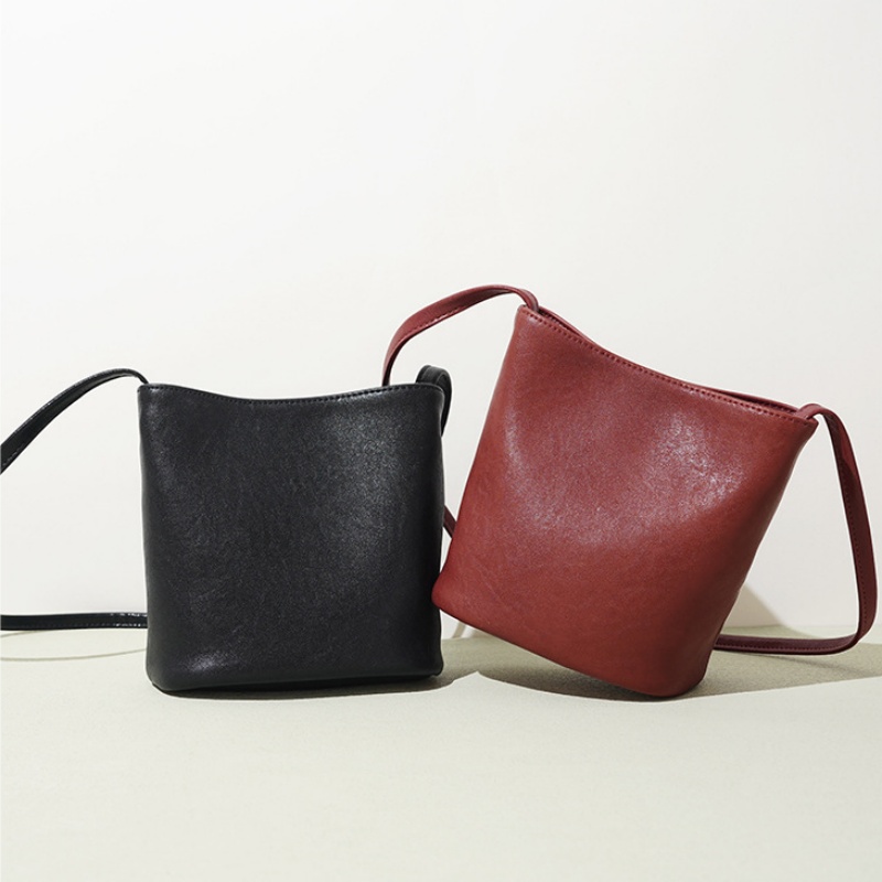 ミニショルダーバッグ 本革 スマホ ショルダー 本 革 ちょっとした