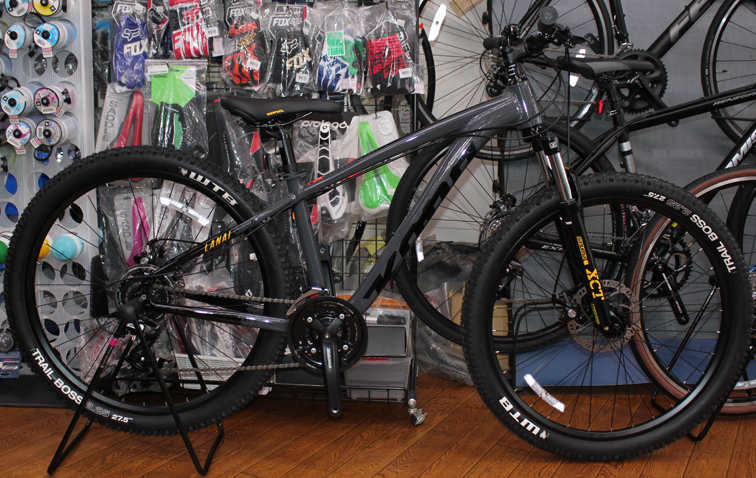 KONAの2018年NEWモデルLANA'IのSサイズが入荷いたしました。