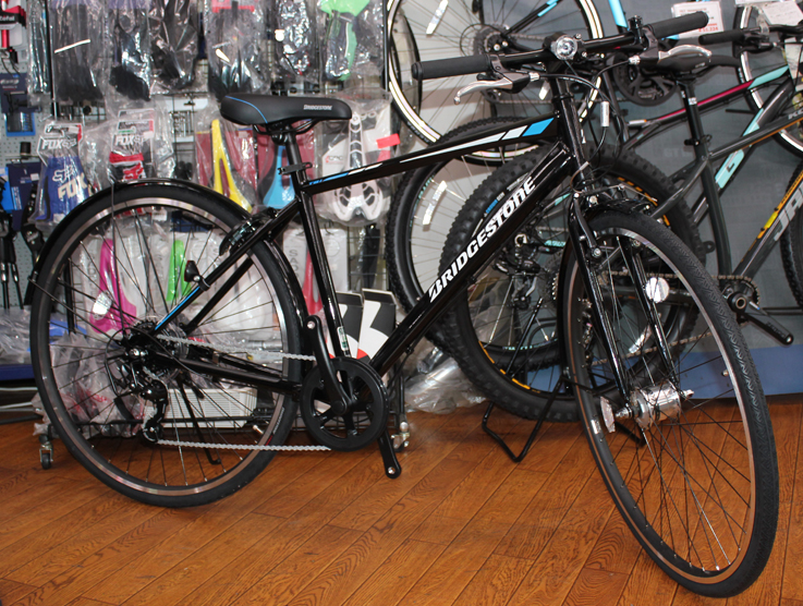 ブリヂストンの通学用クロスバイクTB1のブラックが入荷いたしました。