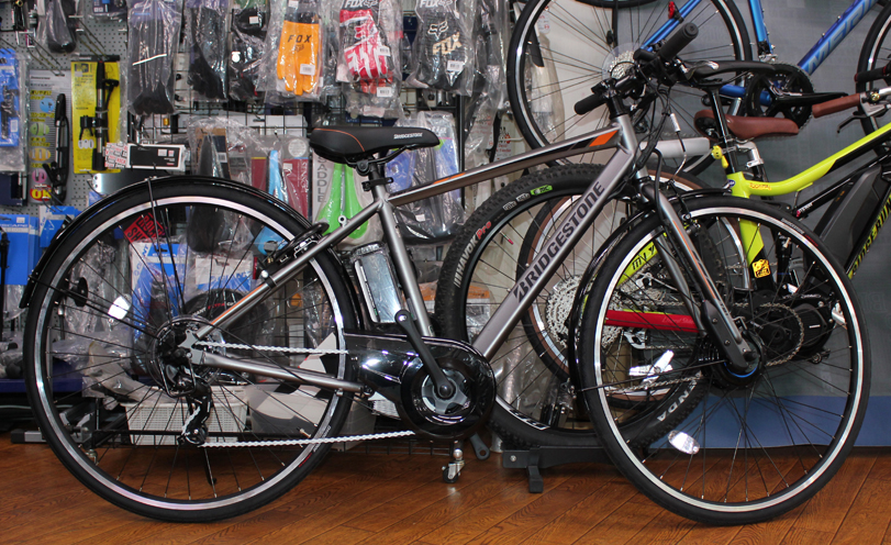 ブリヂストン製の電動クロスバイクTB1eが入荷いたしました。