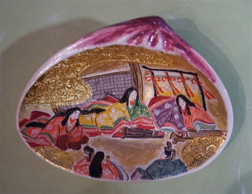 源氏物語の世界描いた鮮やか「貝絵」 はかた伝統工芸館で作品展