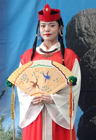 熊本・和水町の古墳祭ヒロイン役「火巫女」に任命書 小学1年の時に