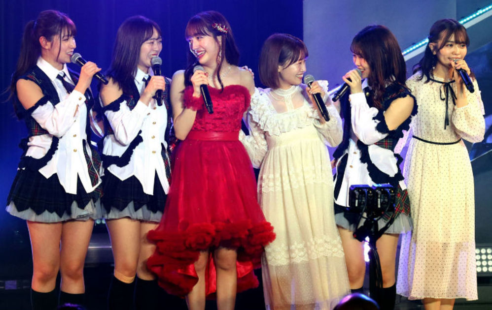 めるみお2人の卒業式みたい」サプライズ登場、HKT48卒業生朝長美桜も