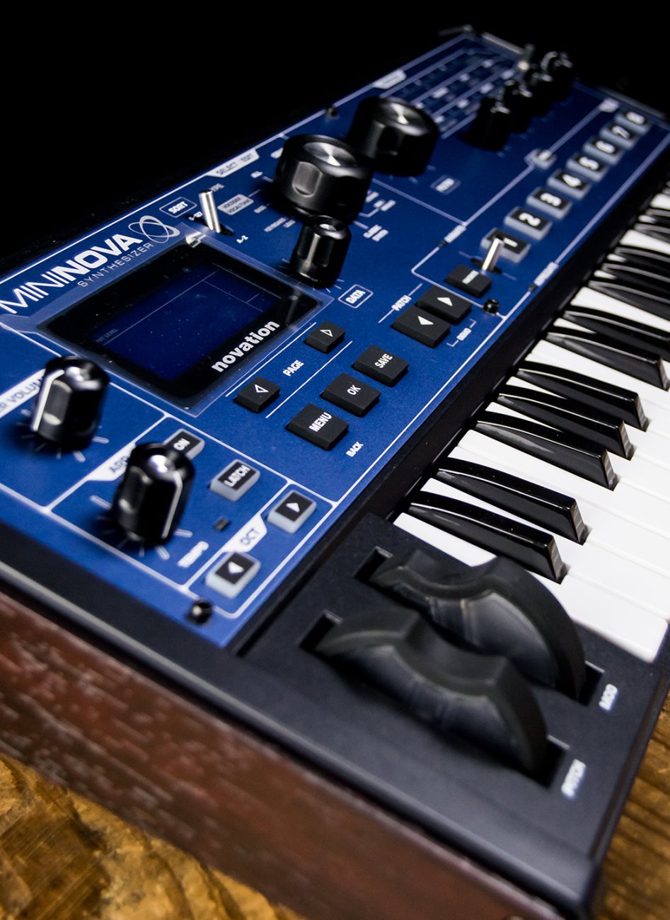 Novation MiniNova 37-Key Synthesizer
