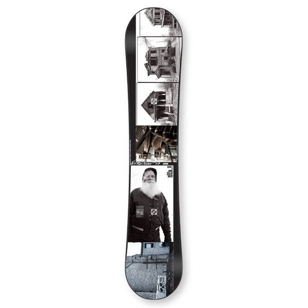 Nitro Addict Snowboard - Snowboarder