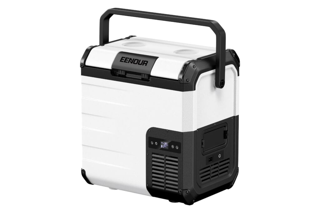 冷蔵」「冷凍」「保温」機能の三拍子が揃い踏み！ 車載できる