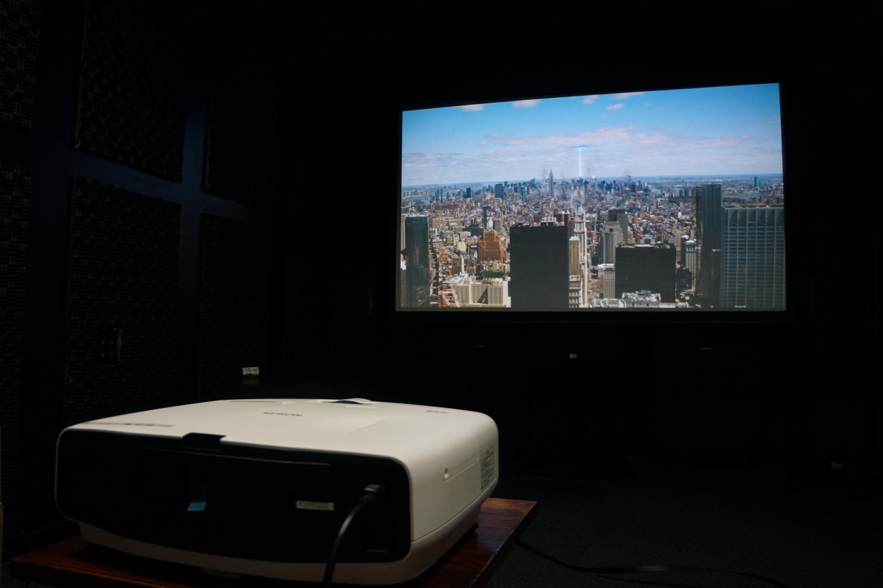 EPSON最高峰モデルのプロジェクター 「EH-TW8200W」試写！の巻