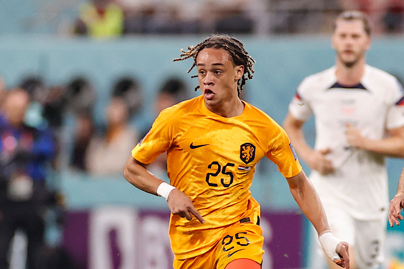 X・シモンズの輝きは増すばかり！ オランダ代表OBらが“神童”を絶賛