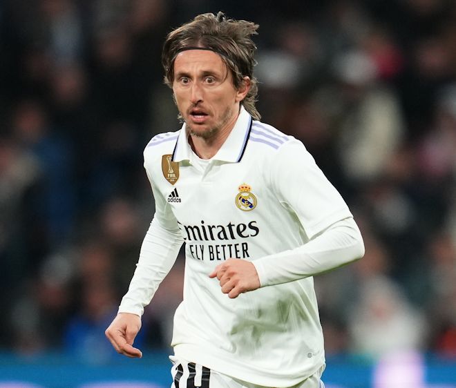 モドリッチを排除する」「誰もが驚いた」マドリーが“10番の後継者