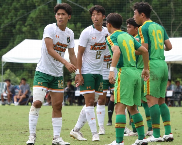 PK戦負けで8強敗退。悔しい結果にも前を向く青森山田の選手たち。その