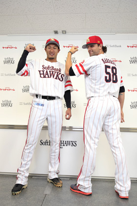 鷹ユニ会見に出席した柳田選手「赤がカッコいい！」 | 福岡