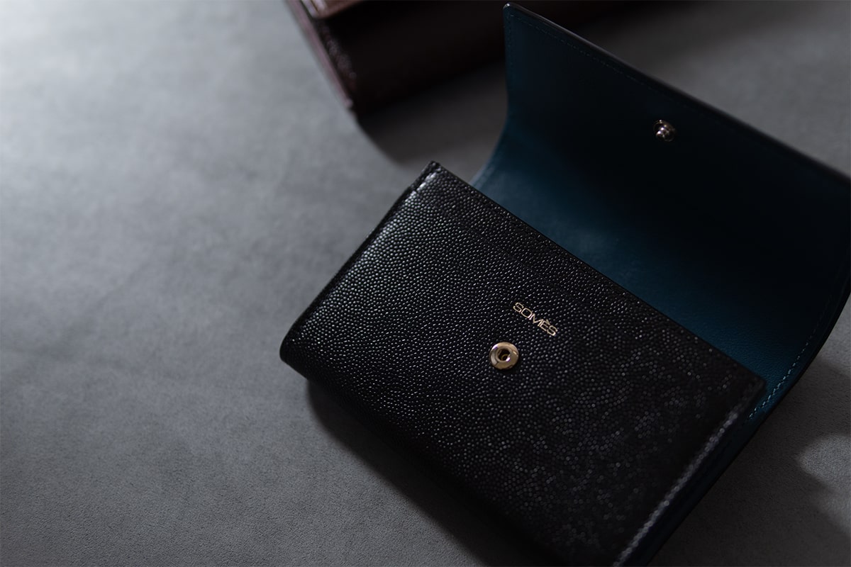 多彩に輝くオイルコードバン財布｜newファセット誕生 | ソメスサドル