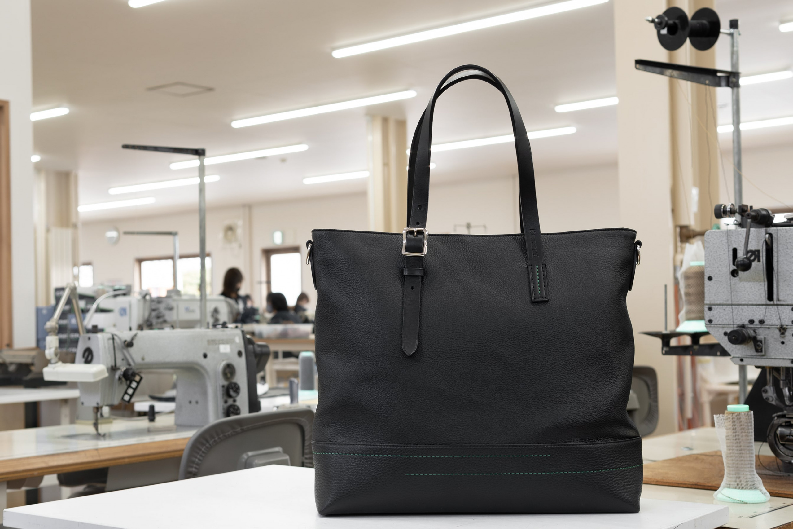 Kawasakiとのコラボレーション新作が登場 | ソメスサドル【日本の革鞄