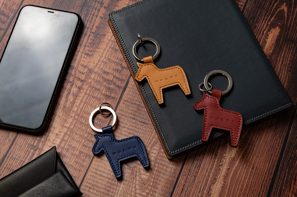 VOLVOとのコラボレーション｜馬型レザーキーリング | ソメスサドル