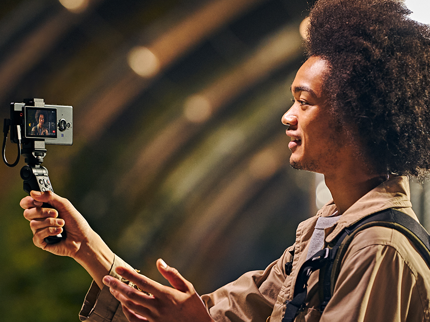 Vlog Monitor XQZ-IV01 | Xperia（エクスペリア） | ソニー