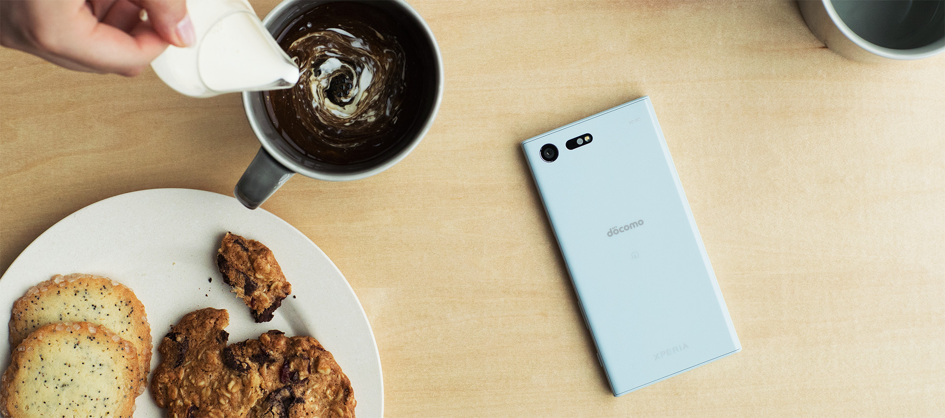 Xperia（エクスペリア） X Compact ドコモ SO-02J | デザイン | Xperia