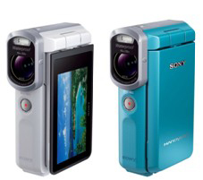 防塵・耐衝撃に加えて新たに10m防水と－10℃までの耐低温対応