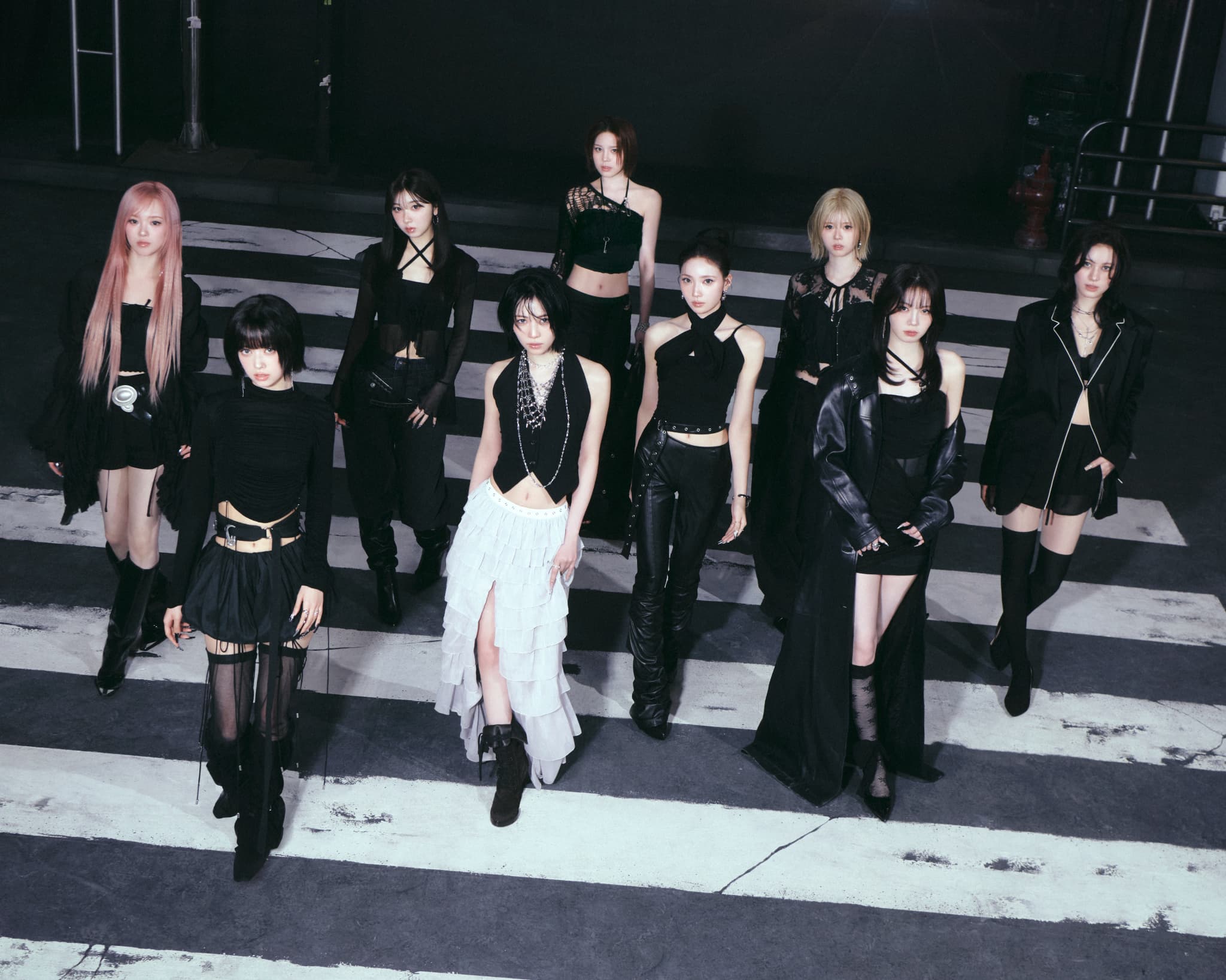 NiziU 3rd Album『New Emotion』発売記念、全国のCDショップにて