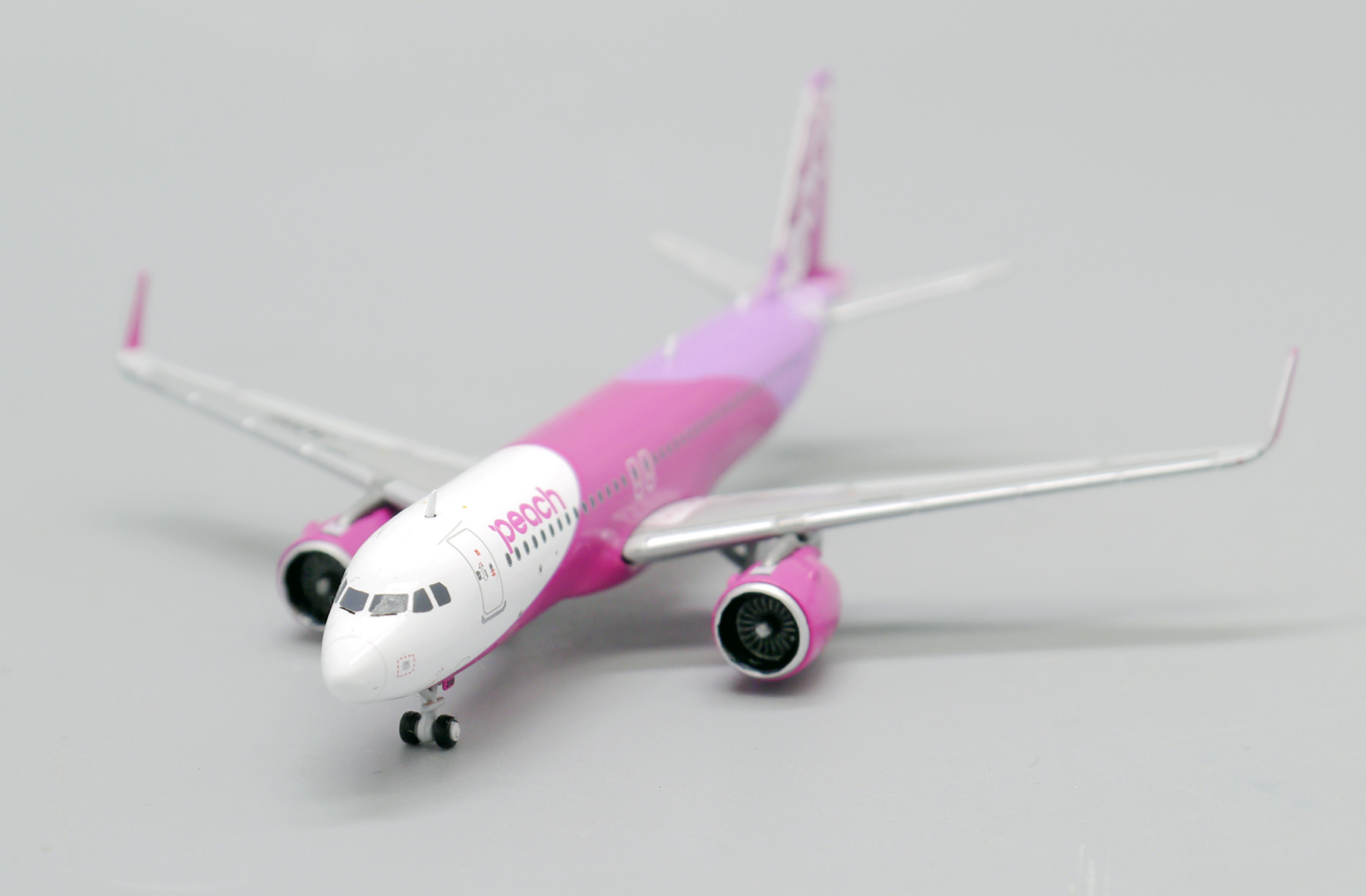 ScaleModelStore.com :: JC Wings 1:400 - EW432N005 - Peach Aviation