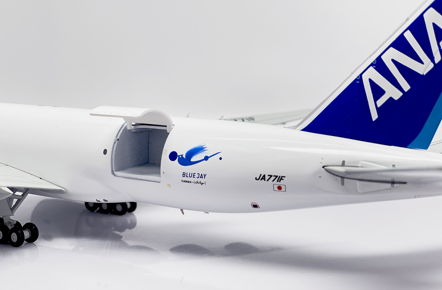 ScaleModelStore.com :: JC Wings 1:200 - SA2012C - ANA Cargo Boeing