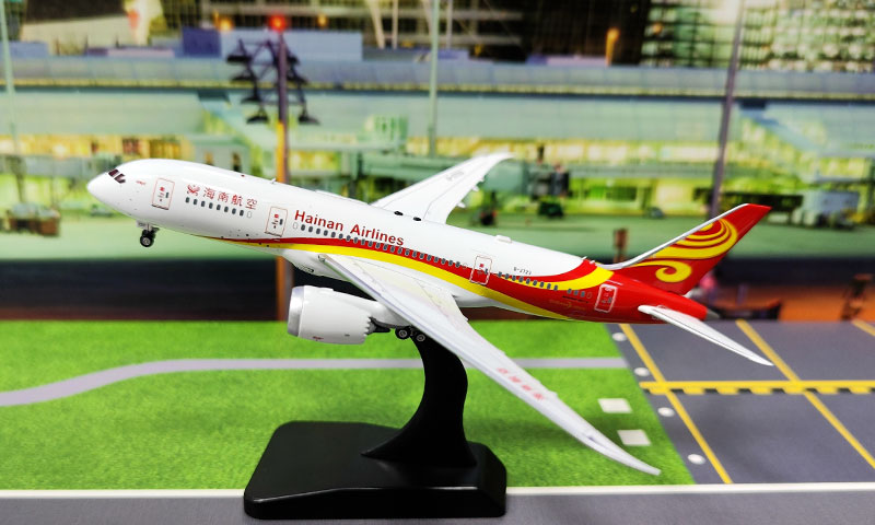 希少品 Hainan Airlines Boeing 787 モデル 1/200 Hainan Airlines