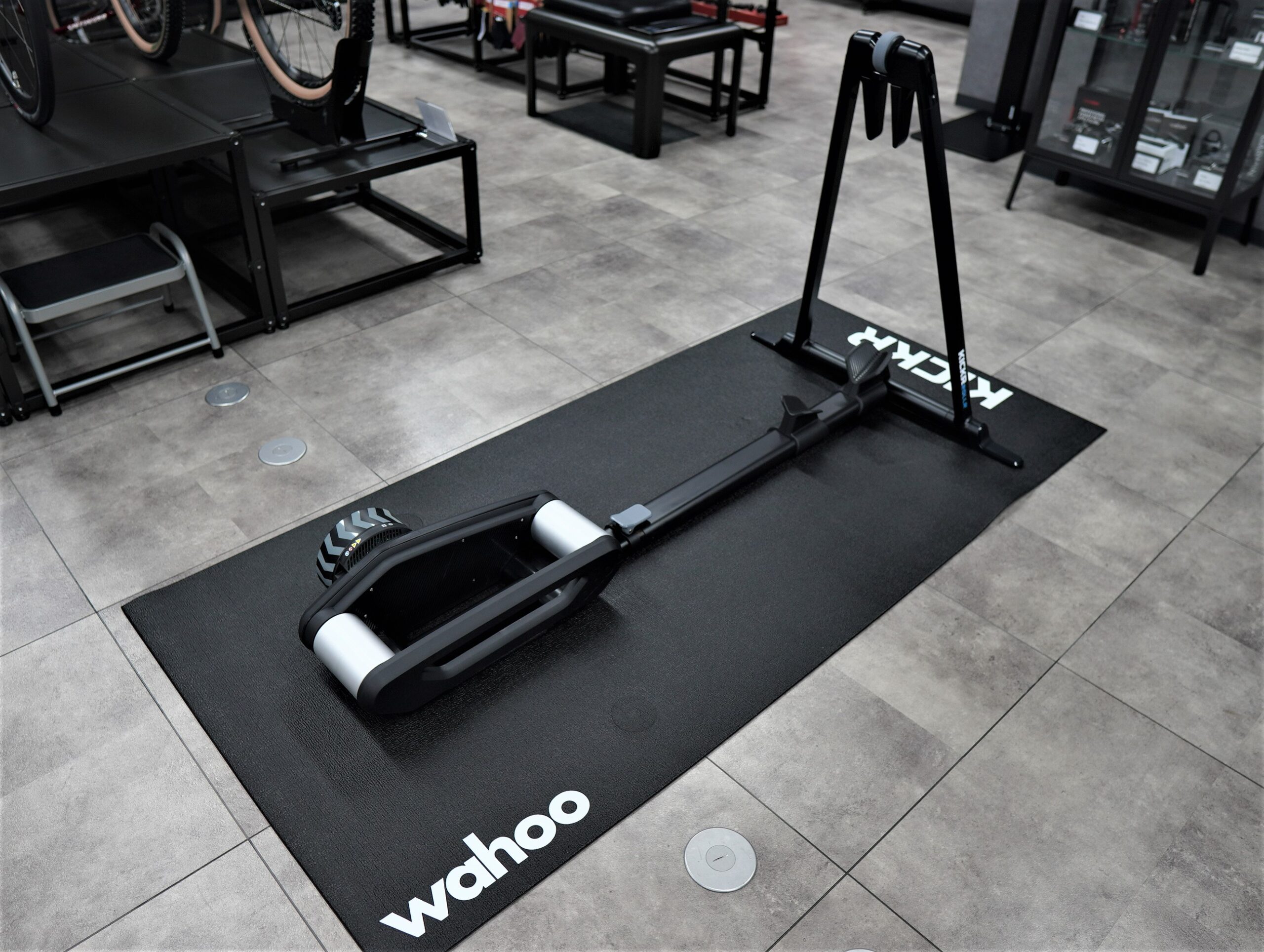 体験できます！Wahoo「KICKR ROLLR」脱着簡単スマートトレーナー