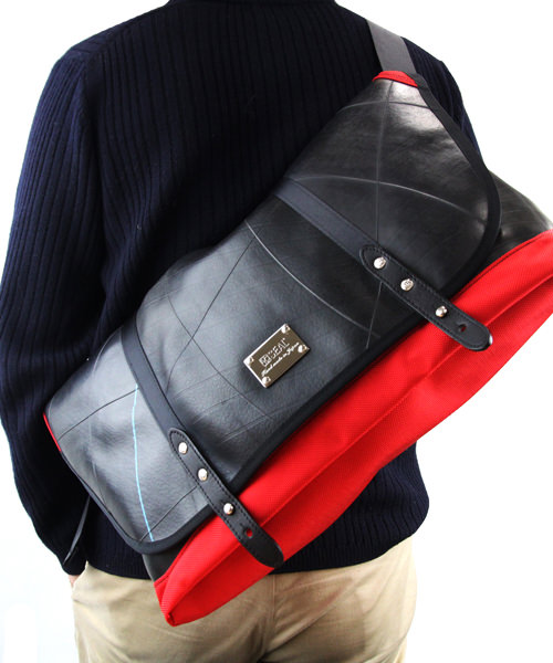 Suitable Messenger bag｜製品紹介｜バッグブランド【SEAL（シール