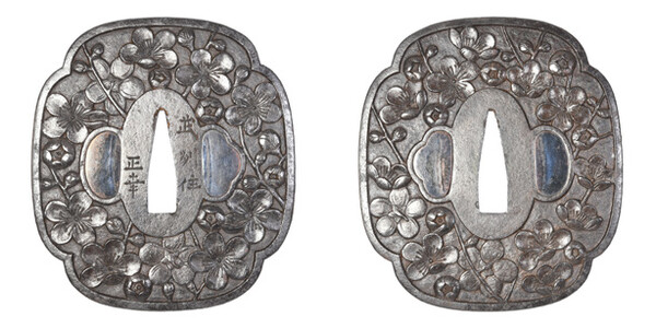 鍔 銘 武州住正幸 梅花図鍔 (TU-050924)｜刀・日本刀の販売なら日本刀