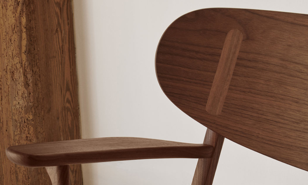 CH22 ラウンジチェア / オーク材 ウォルナット オイル仕上げCarl