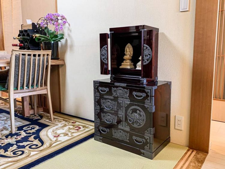 仙台厨子 四枚扉 KM-23D/KM-23E 木地呂漆塗り/朱色漆塗り｜コンパクト