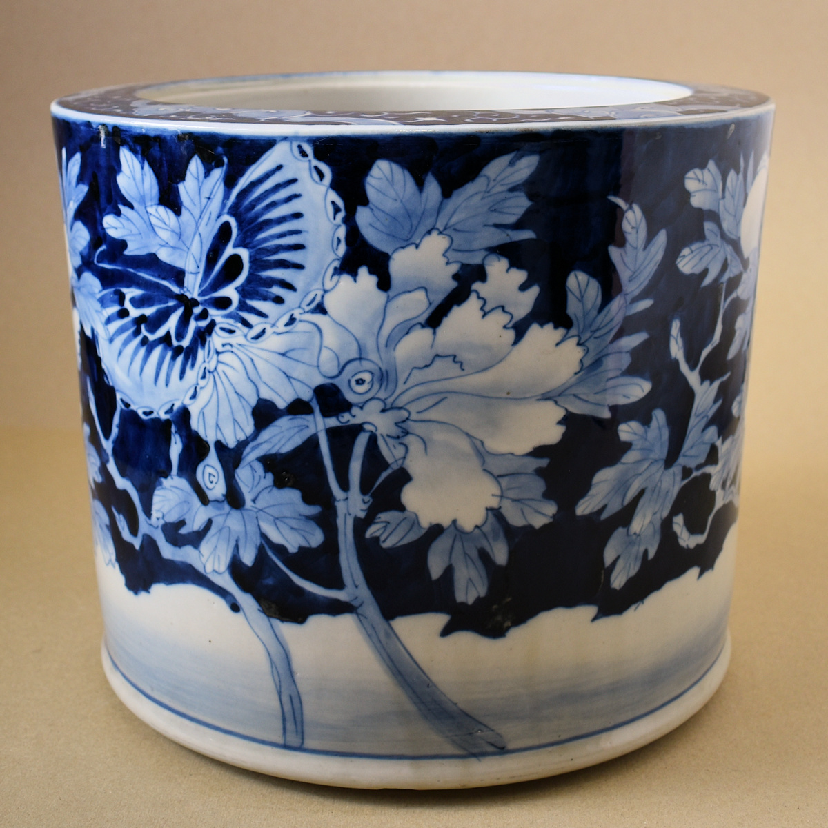 火鉢と炭道具の販売 骨董 斎明堂 / 染付火鉢