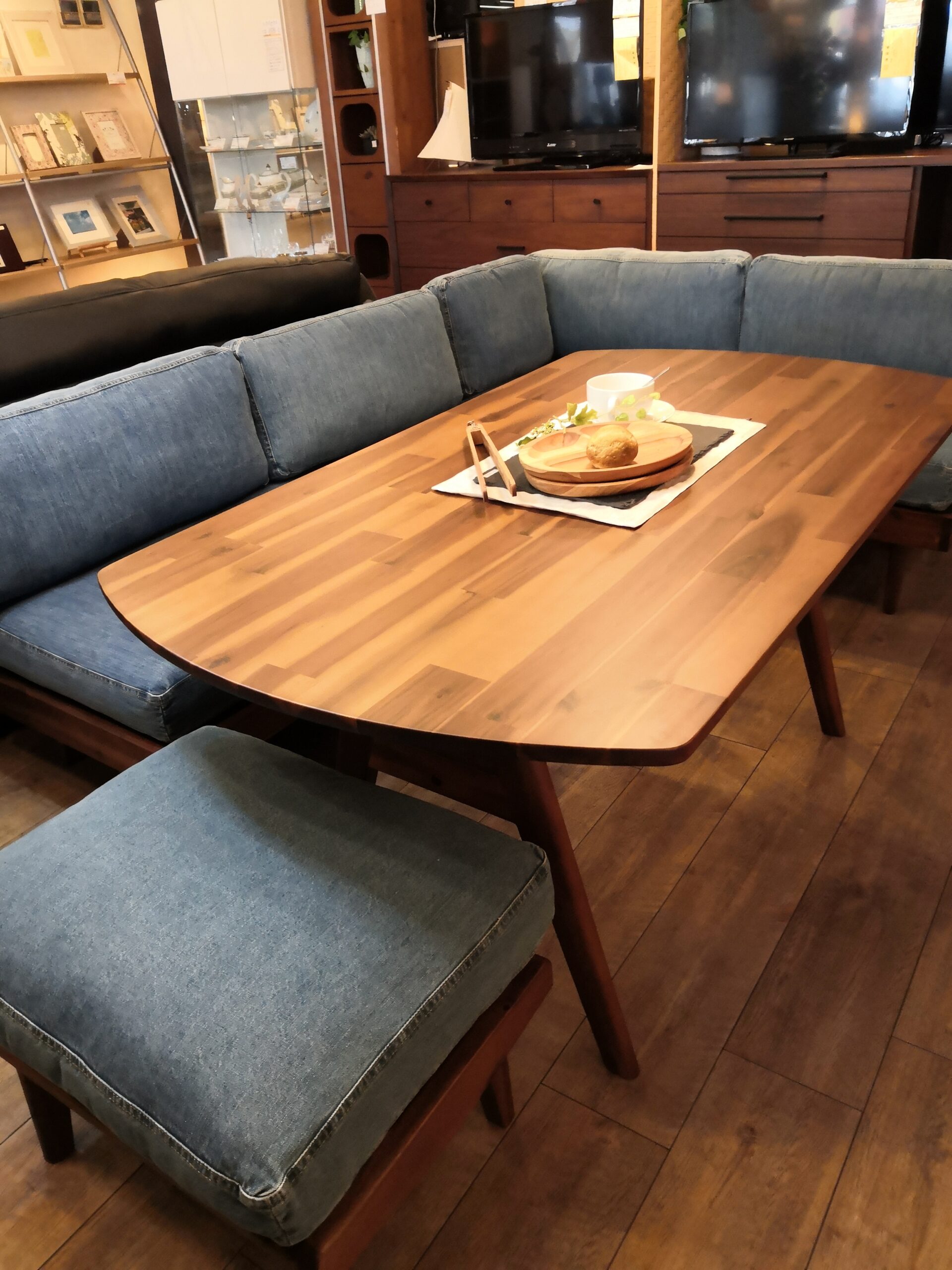 UNICO ウニコ SWELLA スウェラ Dining table sofa ダイニングソファ