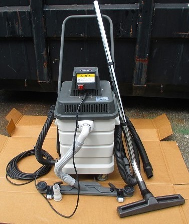 Nilfisk ウェットバキュームクリーナー エアスクープ8 買取しました