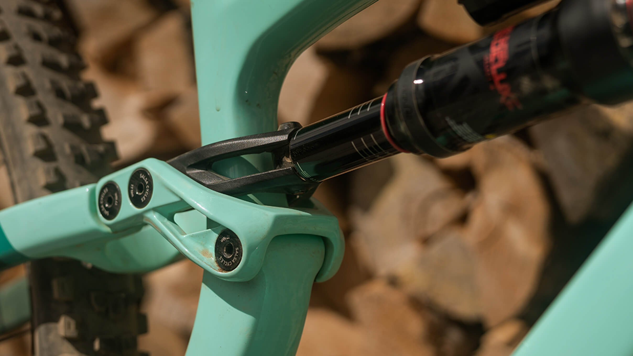 Carbon Enduro Bike – Cassidy Carbon C XT – Salsa Cycles