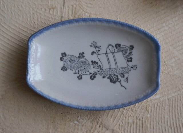 印判菊掛軸紋様変形皿五枚組 陽刻 小皿 長方形皿