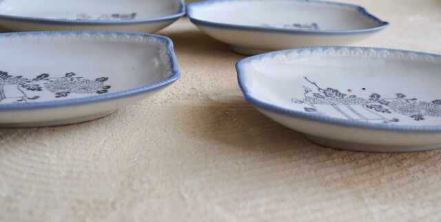 印判菊掛軸紋様変形皿五枚組 陽刻 小皿 長方形皿