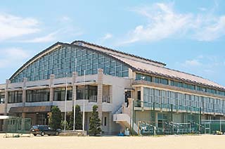体育館＆トレーニングルーム | 藤井学園 寒川高校
