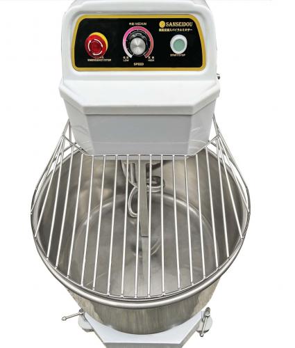 業務用ミキサー、製麺機を中心に、総合厨房機器を製造、販売 三省堂