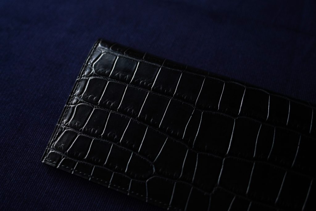 Crocodile series | SLOW - スロウ 公式サイト | 革製のバッグ、財布