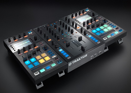Native Instrumentsの次世代型PCDJコントローラーTraktor Kontrol D2が