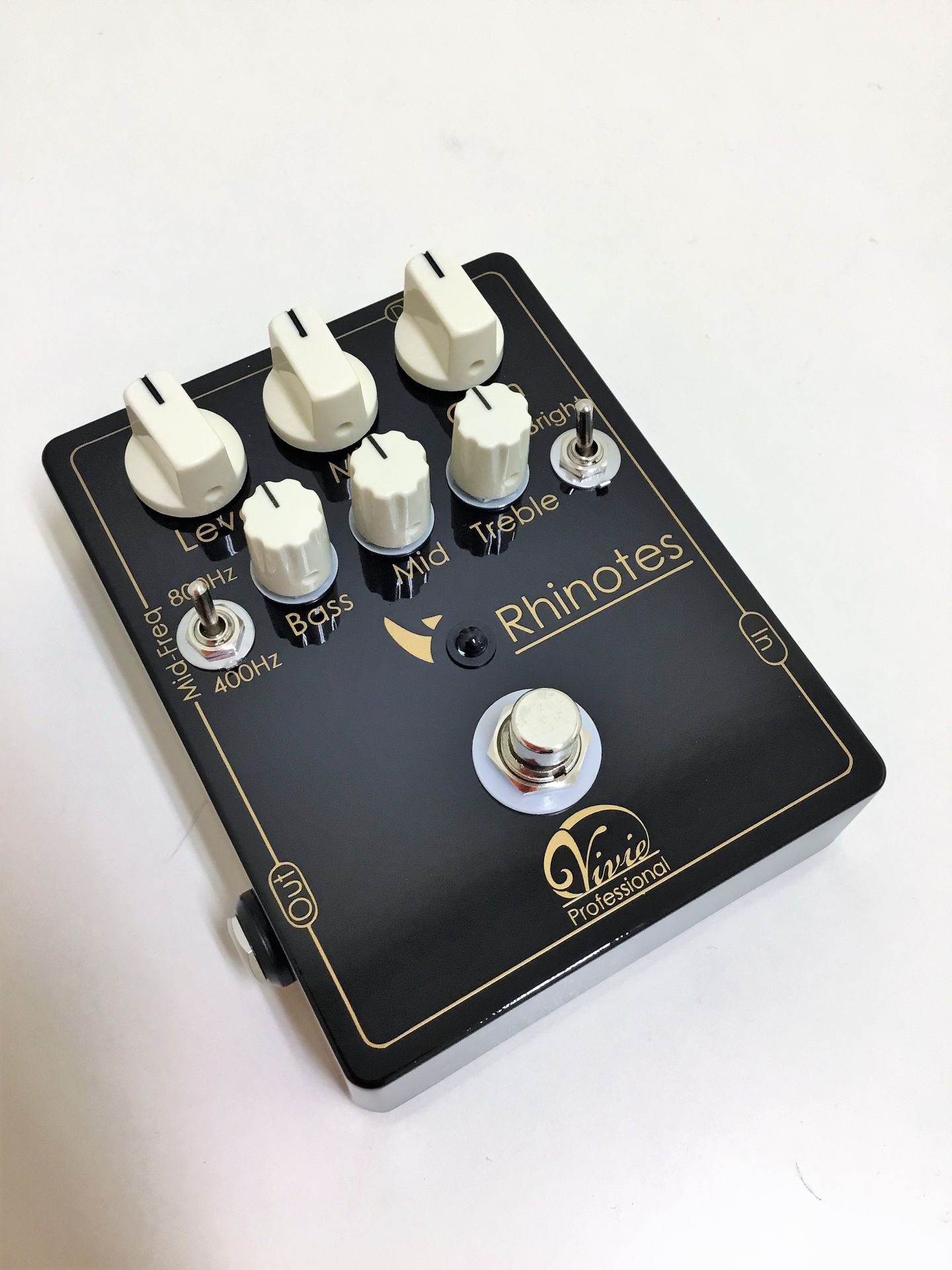 エフェクター】話題のベース用オーバードライブvivie『Rhinotes』入荷