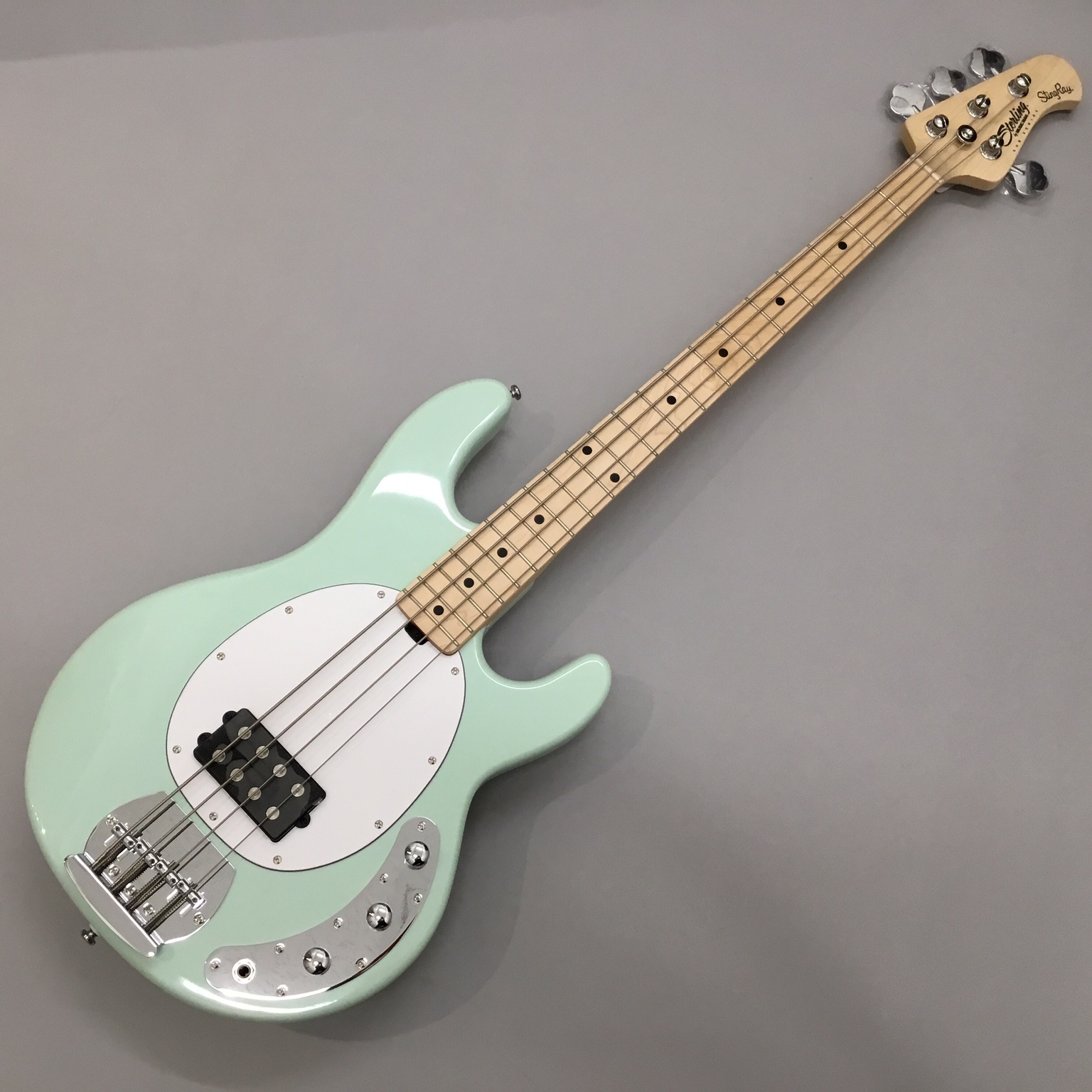 ベース】STERLING by Musicman / STINGRAY RAY4 2本入荷しました