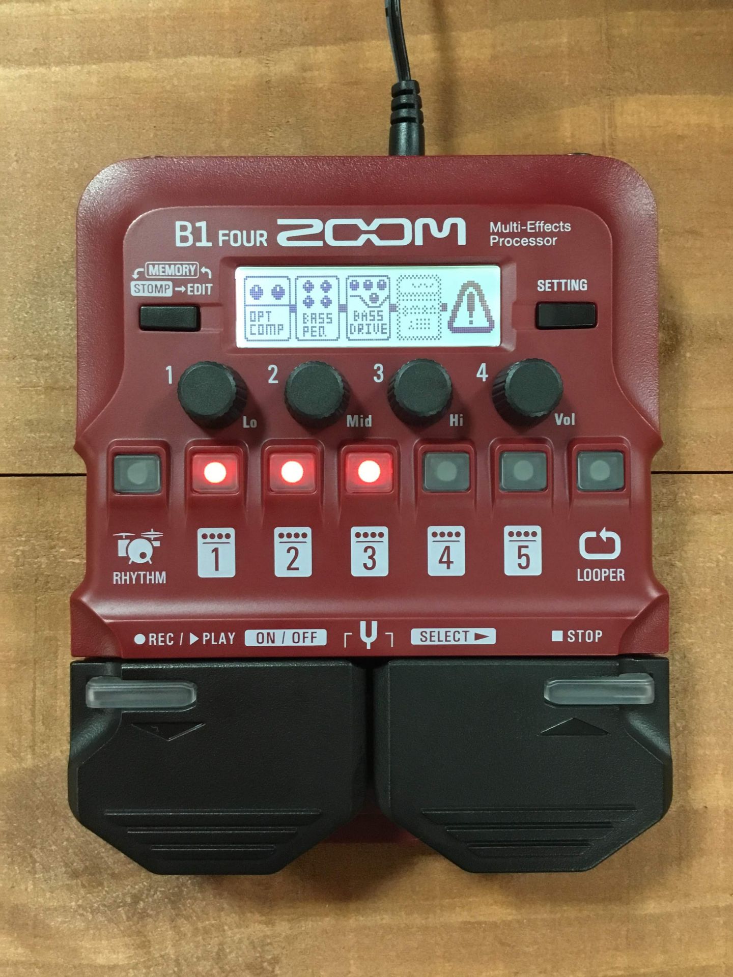 レビュー】ベース用マルチ ZOOM B1 FOURがエフェクター入門者にお