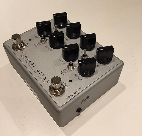 ベース担当タイガー西村によるエフェクター徹底検証！ダークグラス編