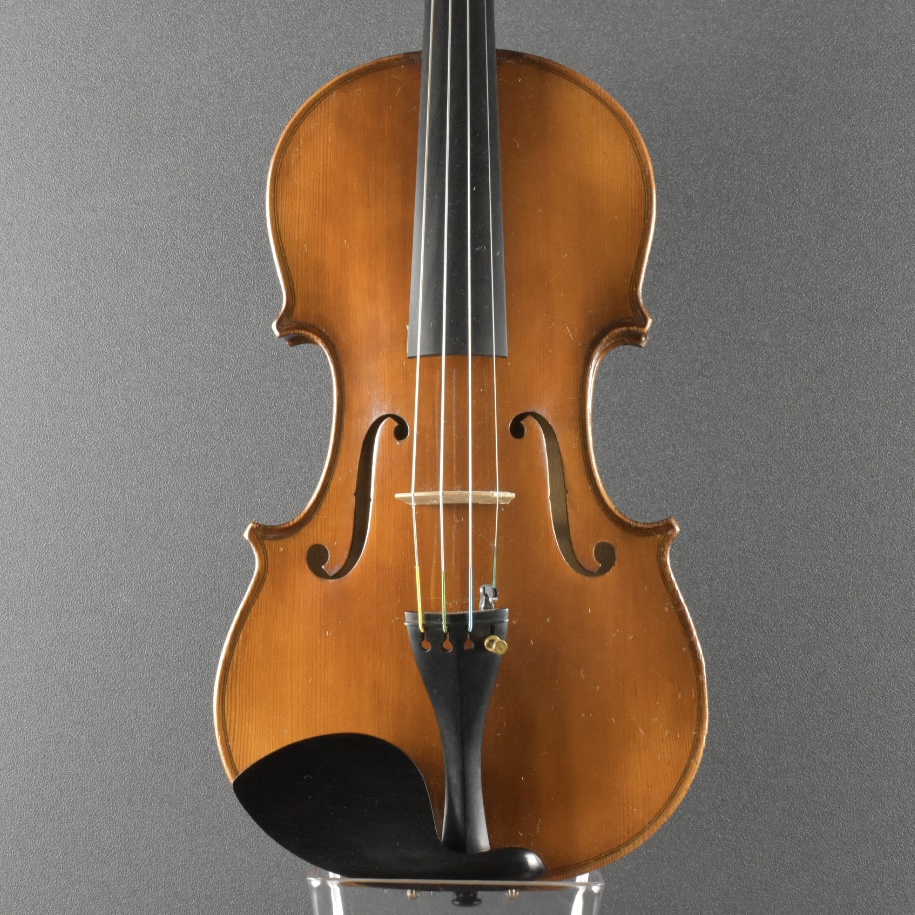 イタリア新作ヴァイオリン＆フランスモダンヴァイオリン、展示してい