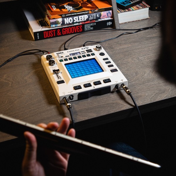 新製品】KAOSS PADがデュアルタッチ操作へ進化！KORG KAOSS PAD V ご