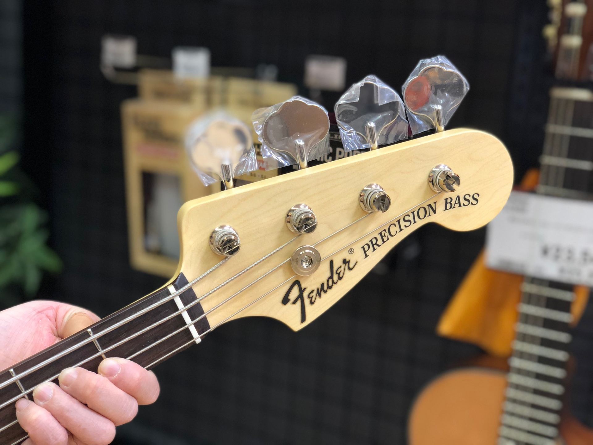 新着入荷情報】 SCANDAL TOMOMI P BASS 入荷しました！｜島村楽器 札幌