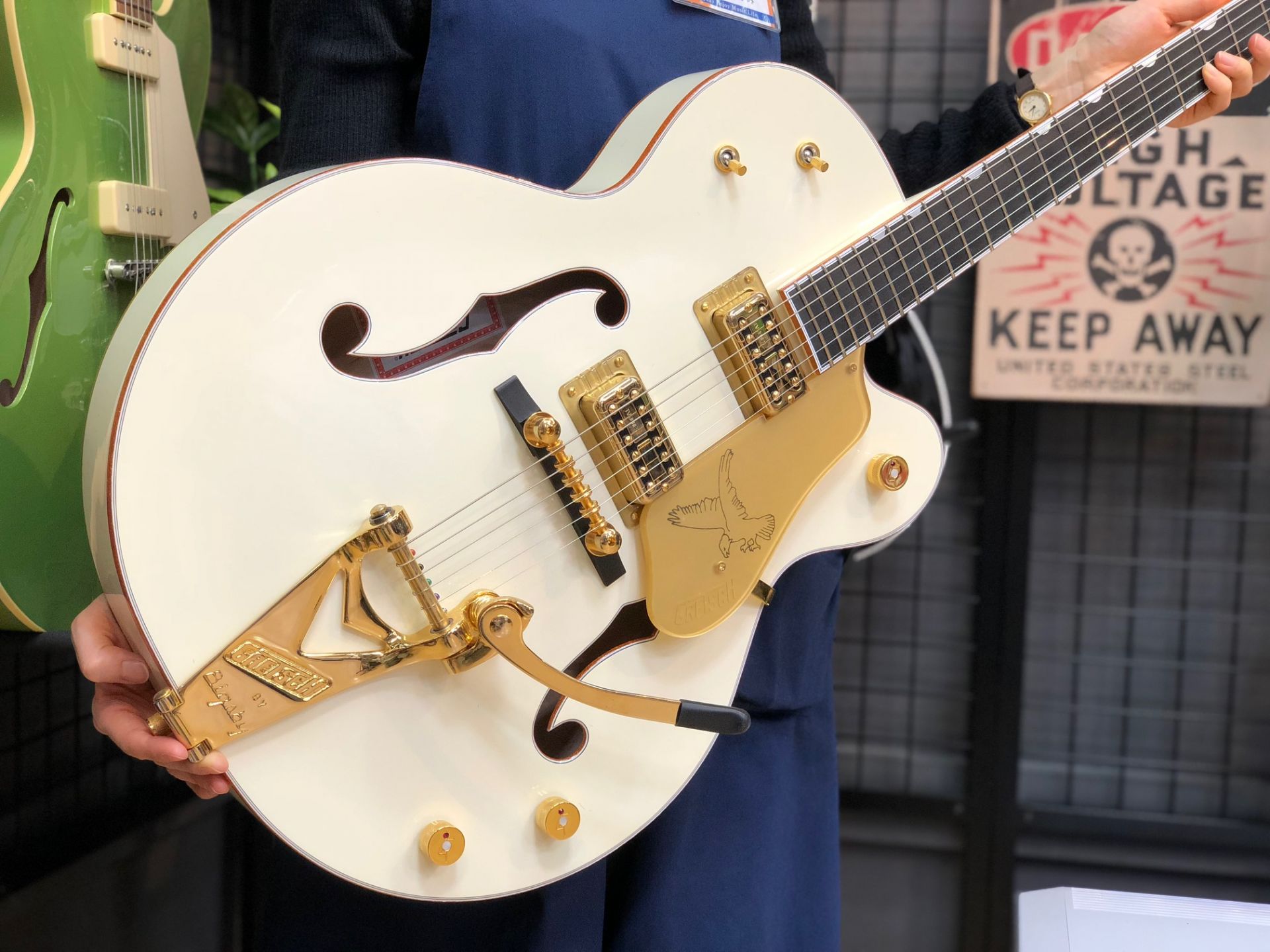 新着入荷情報】GRETSCH ホワイトファルコン 入荷しました。｜島村楽器