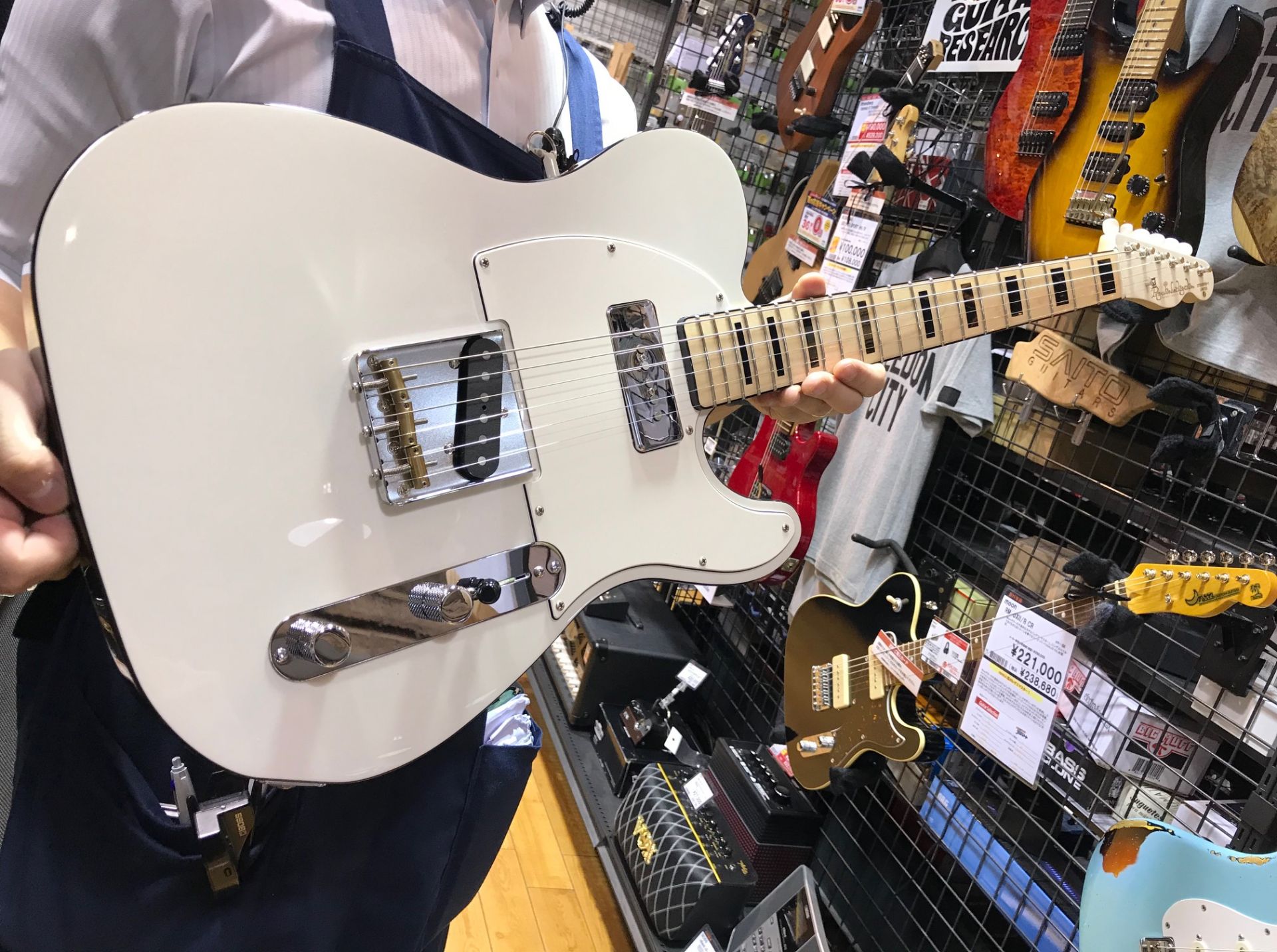 新着入荷情報】MUSIC MAN Jason Richardson 7-string Cutlass新モデル