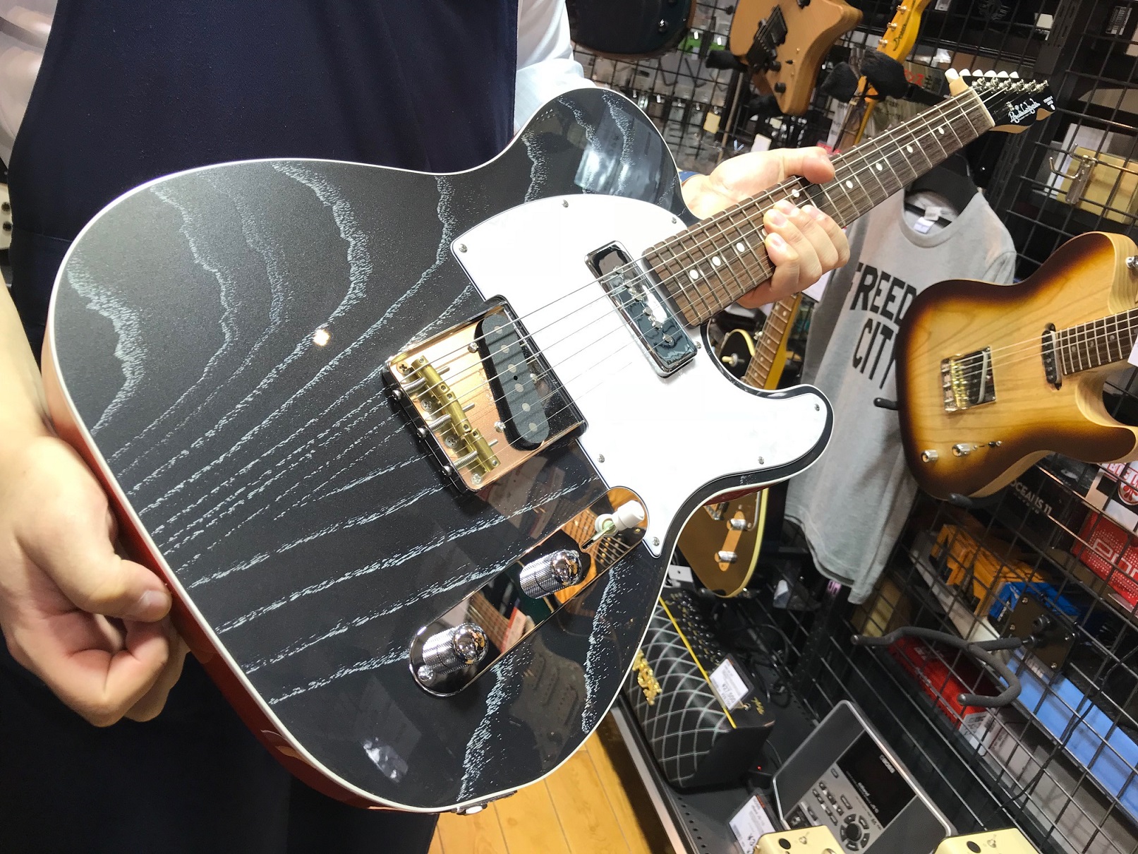 新着入荷情報】MUSIC MAN Jason Richardson 7-string Cutlass新モデル